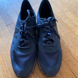 Navy men’s new balance size 10.5
